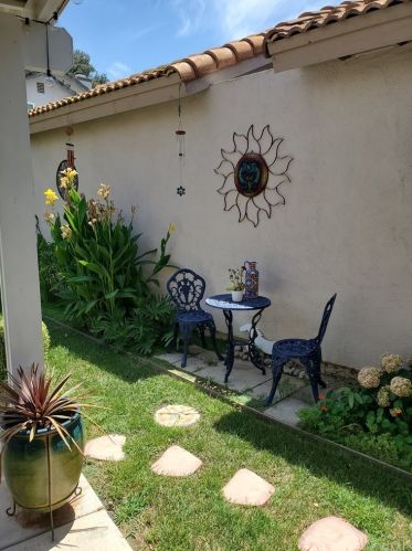 6742 Dove Ln, Riverside CA  92506-5000 exterior