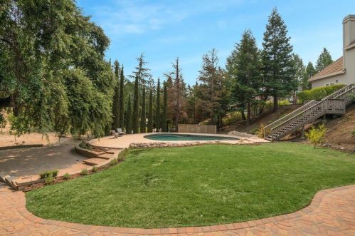 18660 Castle Lake Dr, Morgan Hill CA  95037-9472 exterior