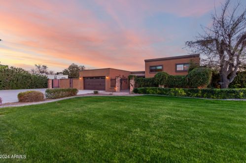 4601 Paradise Ln, Glendale, AZ 85306-2731
