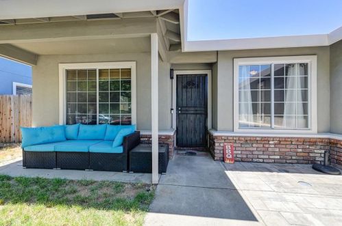 7321 Little Acorn Way, Rio Linda CA  95673-1336 exterior