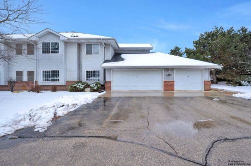 1262 Village Centre Dr, Kenosha WI  53144-7253 exterior