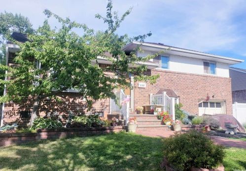 2103 Bit Path, Seaford, NY 11783-2403