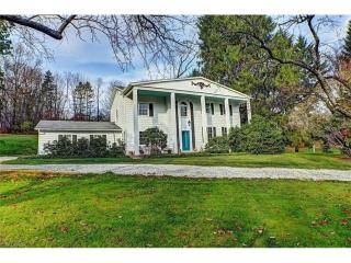 1082 Rolling Meadows Rd, Akron, OH 44333-1404