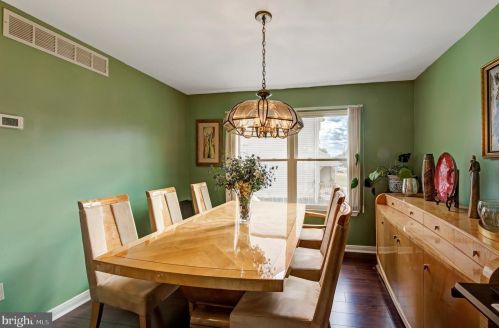 35 Madison Ave, Berlin Boro NJ  08009-9459 exterior