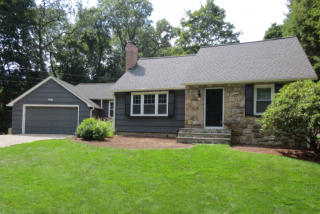 17 Horseshoe Ln, Westport, CT 06880-5031