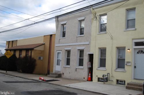 43 Front St, Norristown, PA 19405-1022