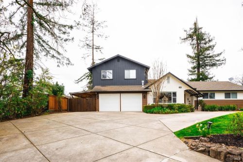 389 Piezzi Rd, Santa Rosa, CA 95401-5534