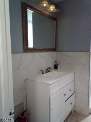 984 Union Valley Rd, West Milford NJ  07480-1230 exterior