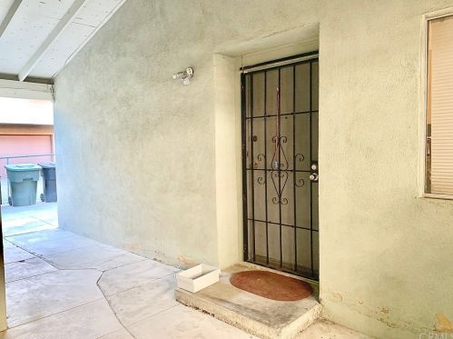 1233 Diamond St, Anaheim, CA 92801-5917
