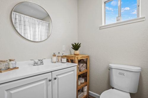 1401 Tebbutt Ave, Modesto CA  95350-3948 exterior