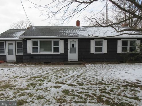 26 Walnut St, Magnolia, DE 19962-6200