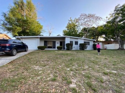 5216 Van Aken Dr, Orlando, FL 32808-2512