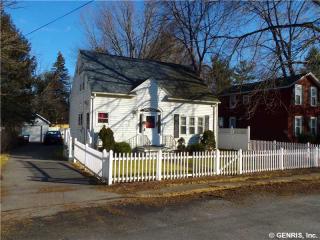 7 Chestnut St, West Junius, NY 14532-1101