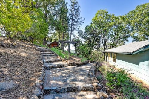 23509 Barnes Ln, Cape Horn CA  exterior