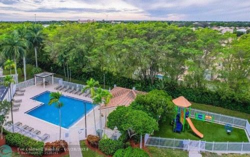 960 156th Ave, Hollywood, FL 33028-1518