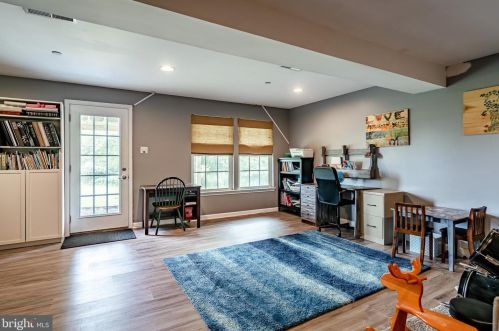 155 Fawn Dr, Gilbertsville PA  19525-8103 exterior