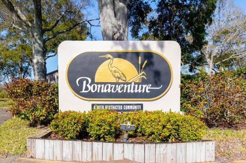2998 Bonaventure Cir, Palm Harbor, FL 34684-4731