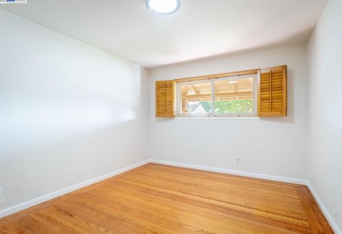 1697 Hickory Ave, San Leandro, CA 94579-1311