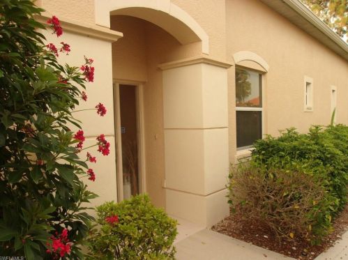 7947 Haven Dr, Naples, FL 34104-5856
