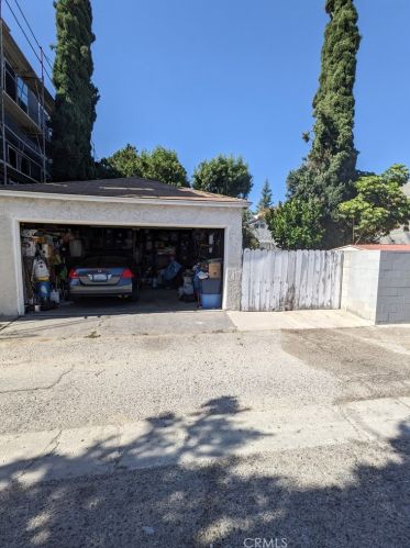 6704 Balboa Ave, Van Nuys CA  91406-4181 exterior