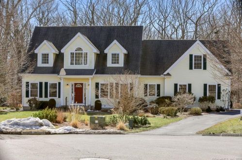15 Old Stone Way, Niantic, CT 06357-1040