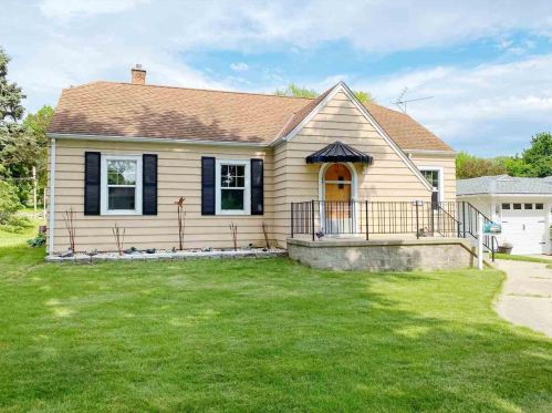 127 Palmatory St, Horicon, WI 53032-0012