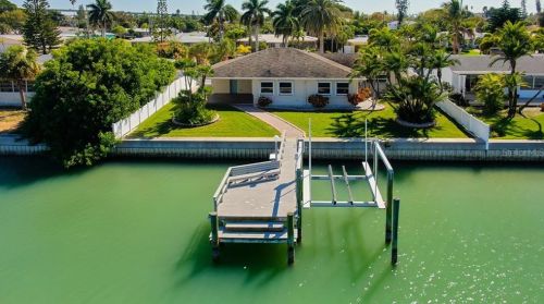 386 Belle Point Dr, Saint Petersburg, FL 33706-2617