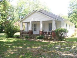 609 Westside Dr, Tullahoma, TN 37388-4620