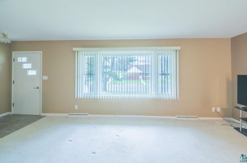 3326 Outer Dr, Hibbing MN 55746-2657 exterior