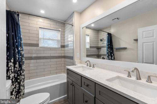 1005 Yates Ave, Boothwyn PA  19061-4636 exterior