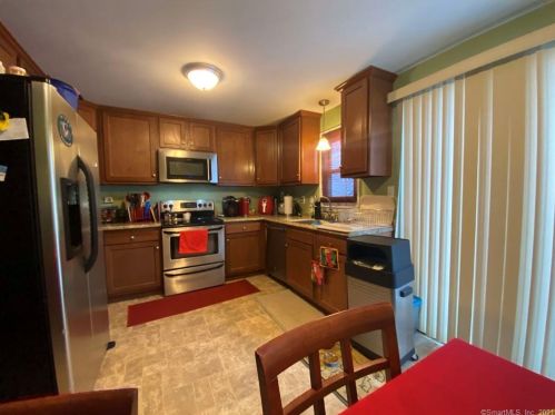 304 East Rd, Bristol CT  06010-6838 exterior