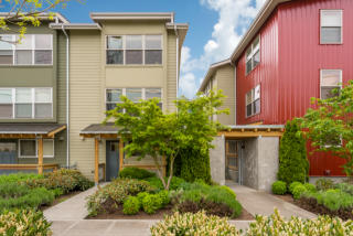 9060 18th Ave, Seattle WA  98106-2373 exterior