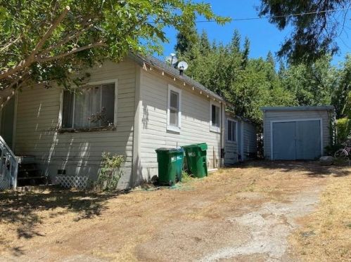 123 Pine Ln, Grass Valley, CA 95945-7532