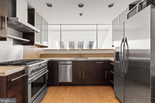 2417 Grays Ferry Ave, Philadelphia PA  19146-2450 exterior