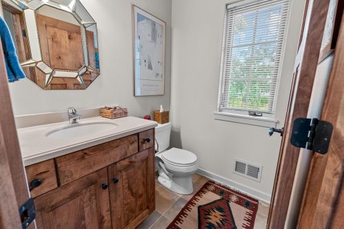 11405 Justin Dr, Thiensville WI  53092-2785 exterior