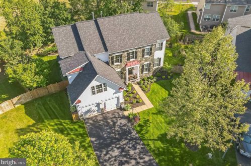 15575 Kelley Farm Ct, Woodbridge VA  22193-5784 exterior