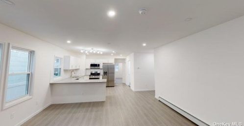 118-18 197th St, Jamaica, NY 11412-1404