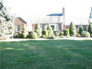 4004 Freemansburg Ave, Easton, PA 18045-5521