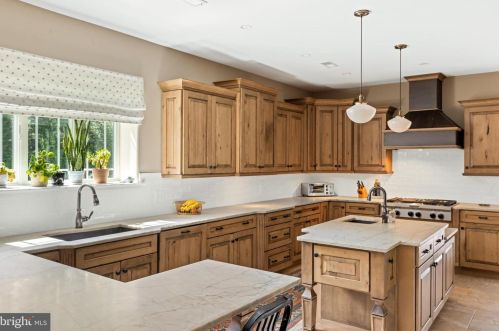 500 Court St, Gardenville PA  18901-4422 exterior