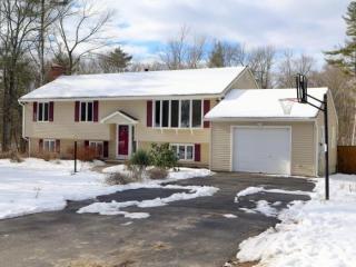 12 Ashley Dr, Londonderry, NH 03053-3234