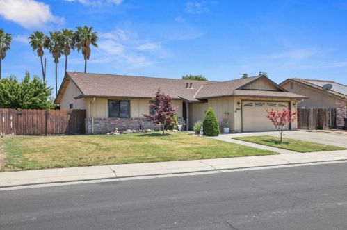 14822 Pueblo Dr, Manteca CA  95336-2550 exterior