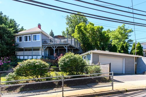 116 Linden Ave, Monmouth Hills, NJ 07732-1602