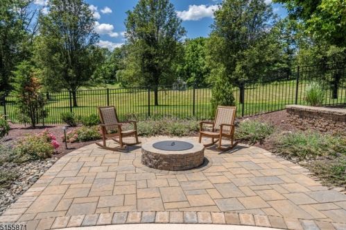 16 Neshanic Dr, East Amwell Township NJ  08551-1844 exterior
