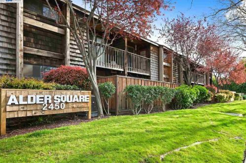 2450 Walters Way, Concord CA  94520-3666 exterior