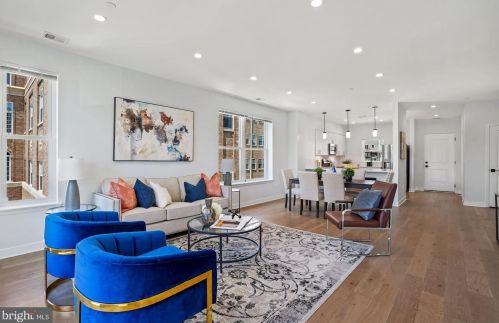 1021 Spring Rd, Washington, DC 20010-1421