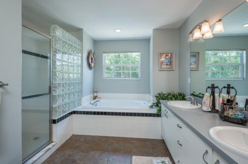 553 Vista Trail Ct, Palm Harbor FL  34683-5260 exterior