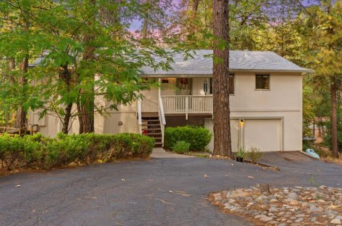 11726 Upper Circle Dr, Grass Valley CA  95949-6666 exterior