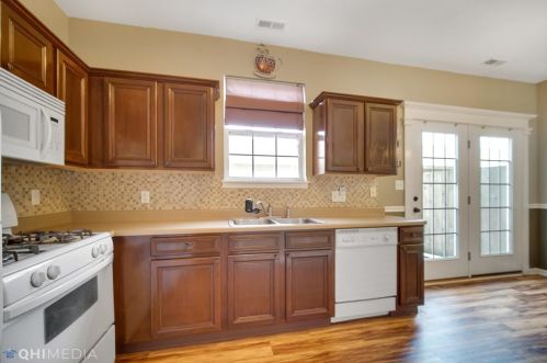 11818 Broadway, Crown Point IN  46307-8877 exterior