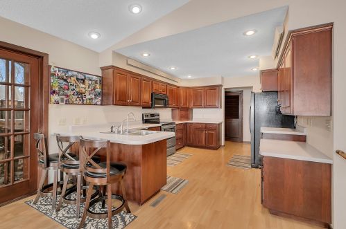 29117 Lake Ave, Paynesville MN  56362-9761 exterior