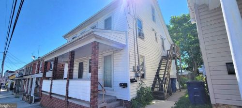 70 King St, Littlestown, PA 17340-1612